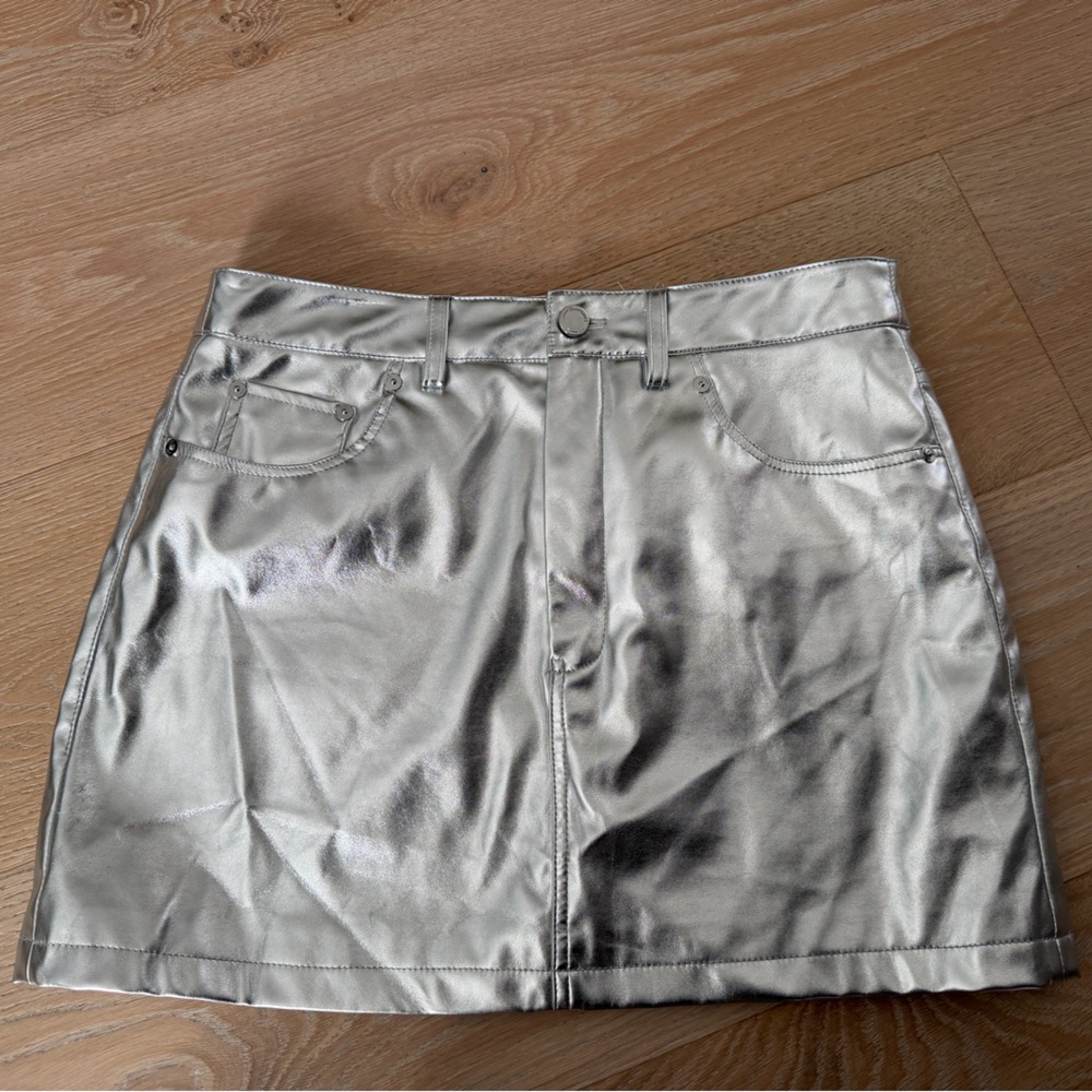 Blank NYC Silver Metallic Faux Leather Mini Skirt - Size 29